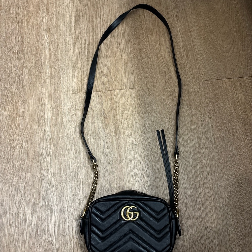 Small Gucci Black Crossbody Bag

Authentic and great condition!